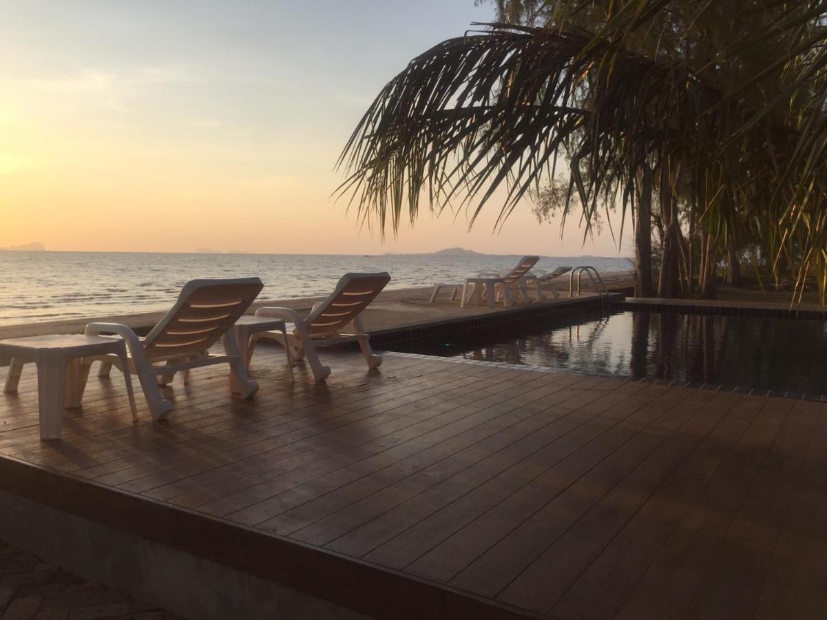The Chevalley Beach Resort Satun Eksteriør billede