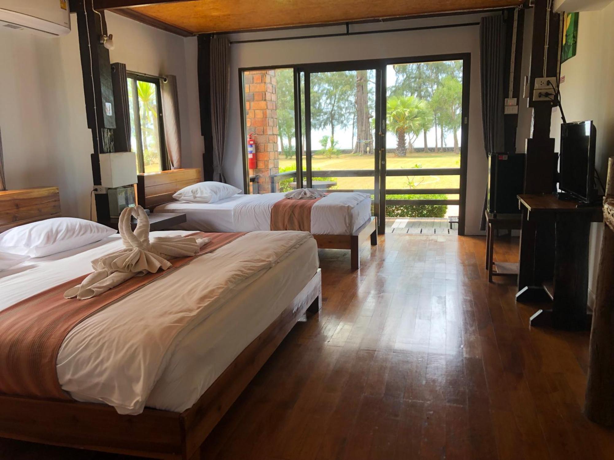 The Chevalley Beach Resort Satun Eksteriør billede
