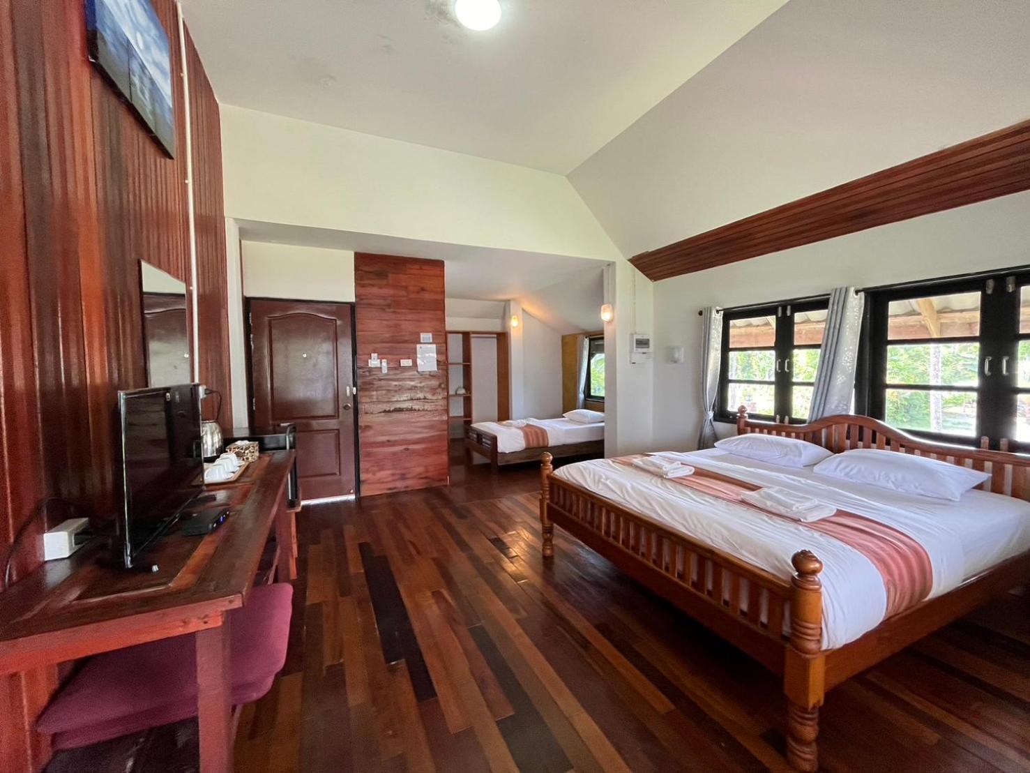 The Chevalley Beach Resort Satun Eksteriør billede