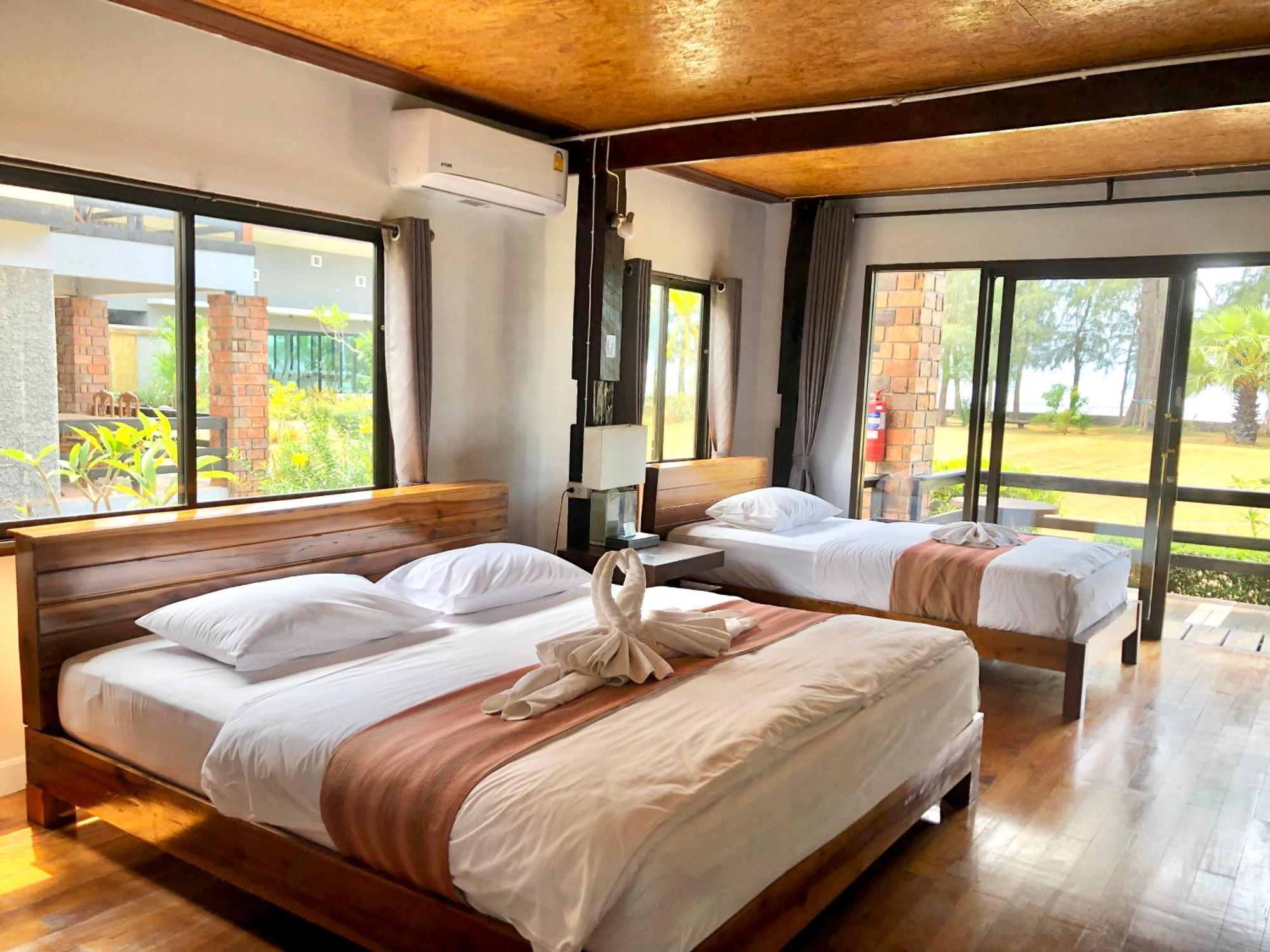 The Chevalley Beach Resort Satun Eksteriør billede