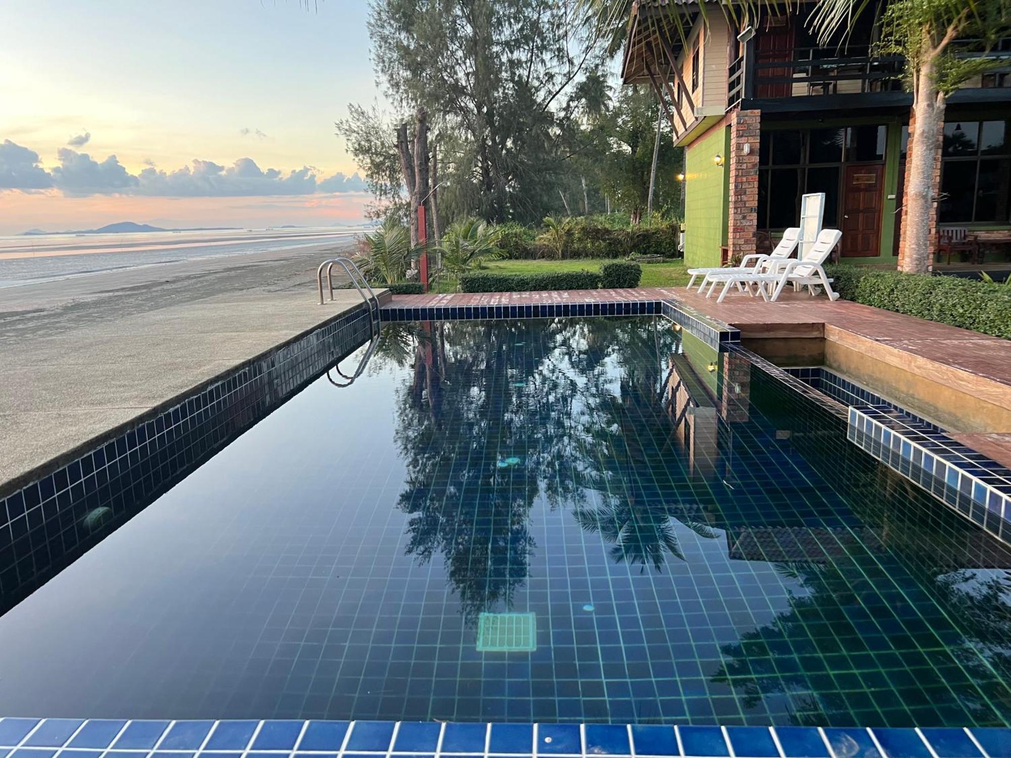 The Chevalley Beach Resort Satun Eksteriør billede